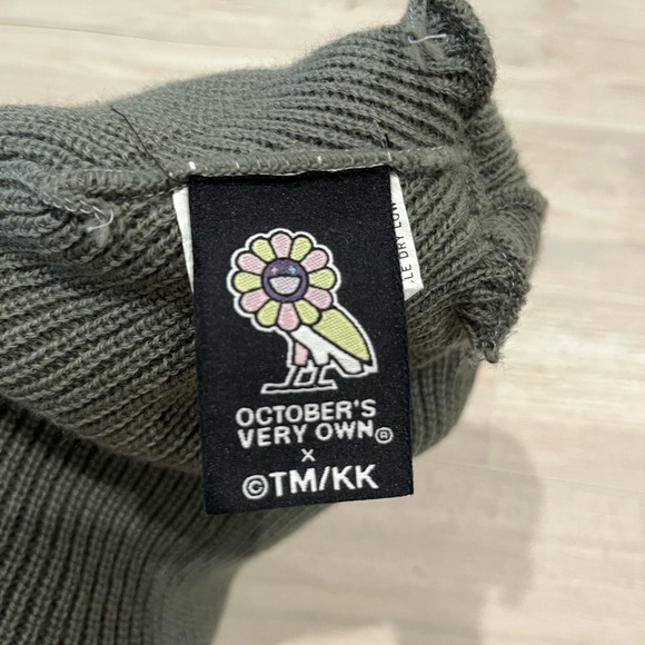 Dark Gray Knit Beanie with Floral Patch - Picture 6 of 9